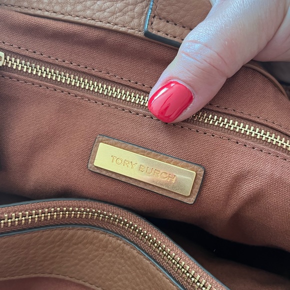 Like new Tory Burch leather handbag. Authentic from The Real Real. - Picture 5 of 7
